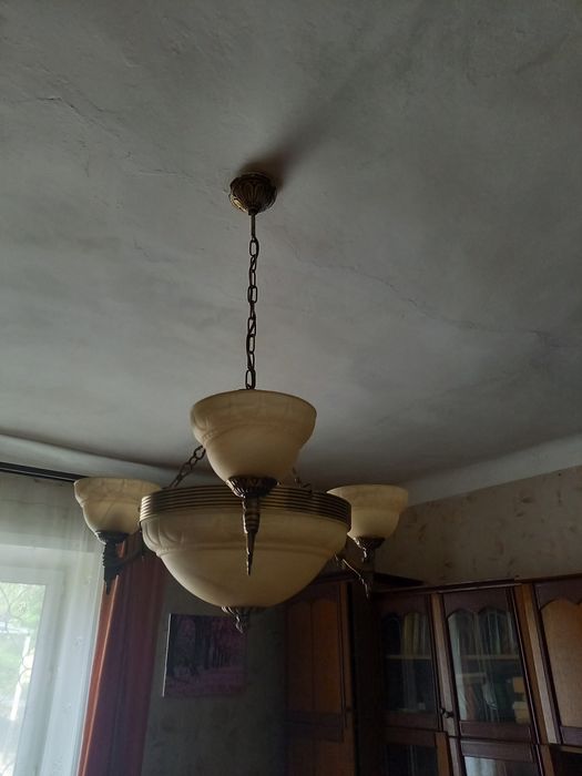Продаётся люстра