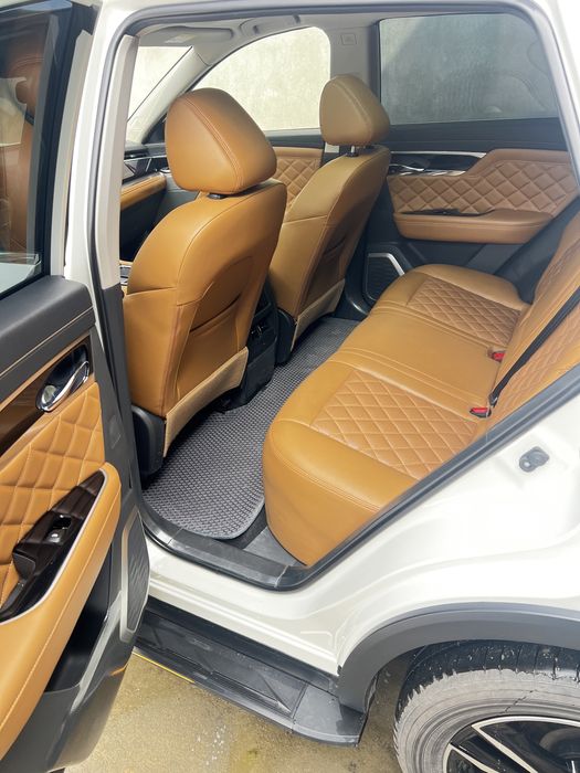 Nissan Venucia  sotiladi