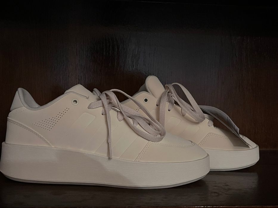 Дамски кецове Adidas MUALLY