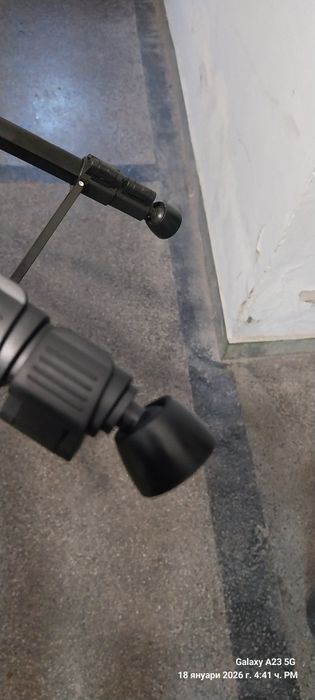 Трипод Стойка за цифров фотоапарат.