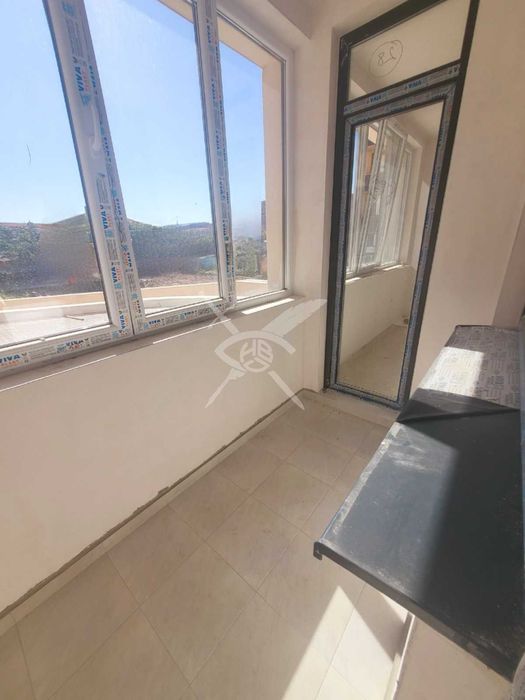 Продава се Двустаен апартамент в Бургас, Меден рудник - зона А - 64 кв.м за 1375 €/кв.м - Снимка #1