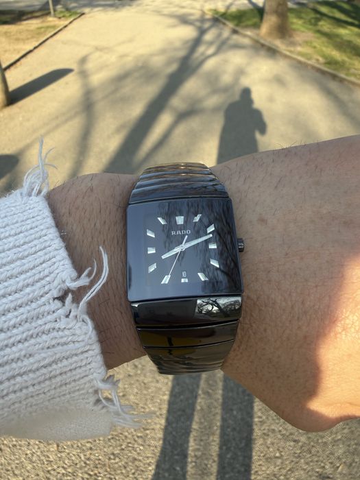 Продавам часовник Радо