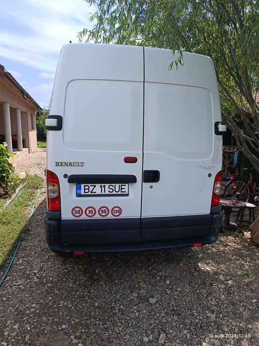 Vând Renault Master