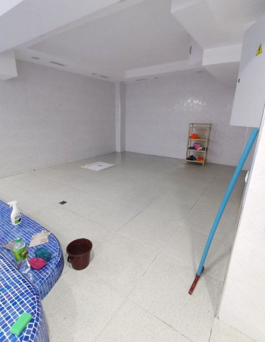 Уборка домов и квартир офисов служебных помещений любого типа !!!