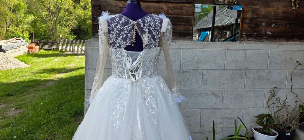Vand rochie de mireasă