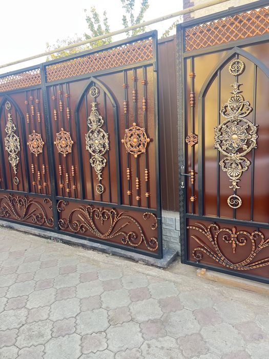 Ворота кованые с колидкой