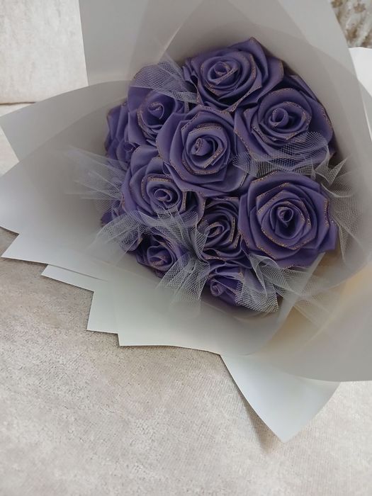 Букет от сатенени рози с безплатна доставка