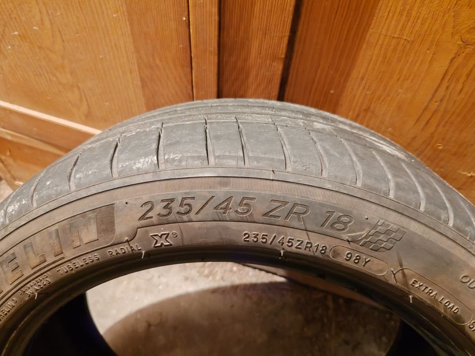 Michelin Pilot 235/45 R18