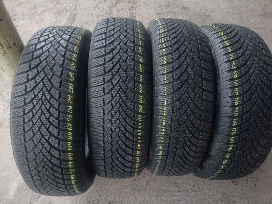 4 anvelope de iarna ca noi Bridgestone 215/65 R17 dot 2421