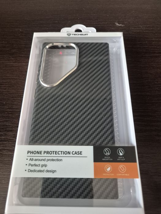 Vând huse telefon