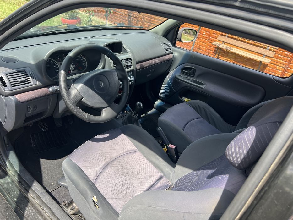 Renault Clio 2 1.6 16v Dynamique 2001