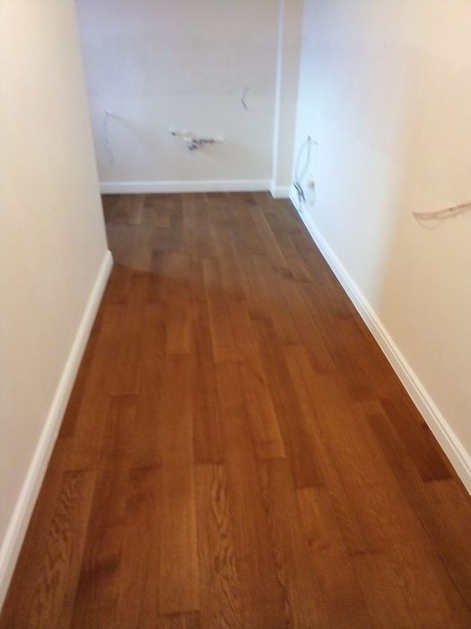 Montaj parchet laminat și plină din duroplimer