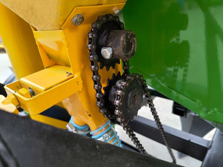 Semanatoare cartofi cu chimic, utilaj plantat cartofi pe 2 randuri