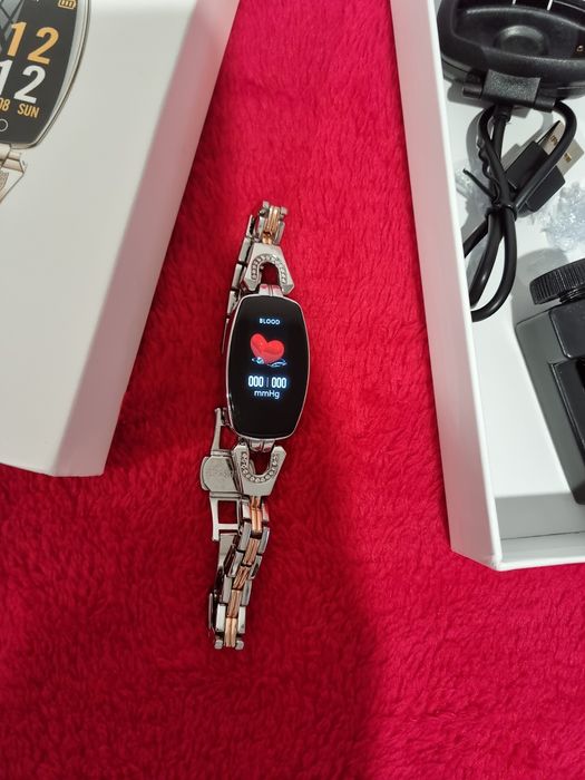 Bratara smart whatch impecabila