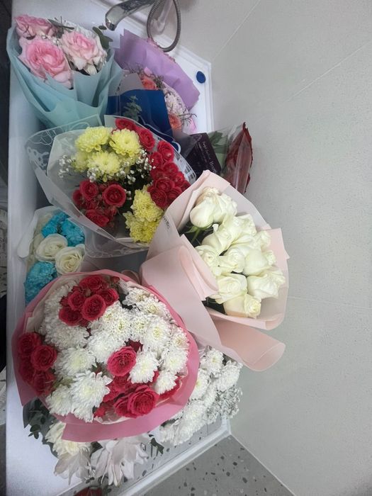 Цветы свежие продам ставить не куда