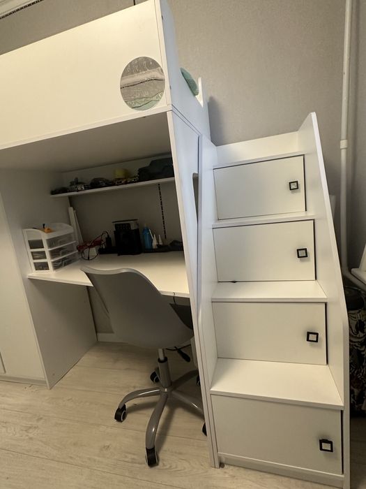 Кровать двух ярусная , детская