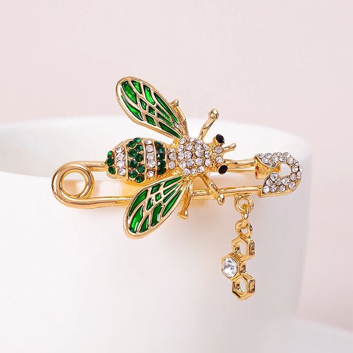 Броши 8 видов .1шт-50т.сум