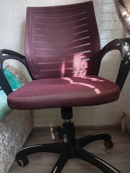 Продам офисное кресло