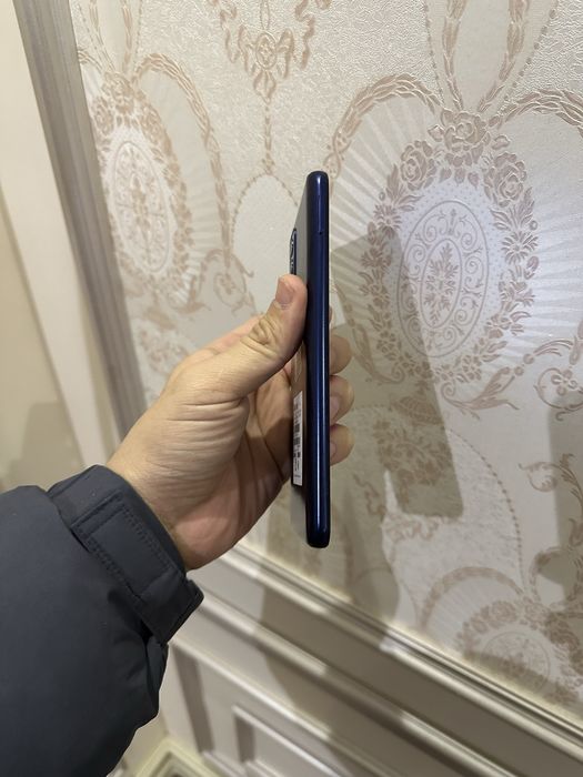 Motorolla kelishtirib beraman yangi zaryadi 2 kunga yetadi