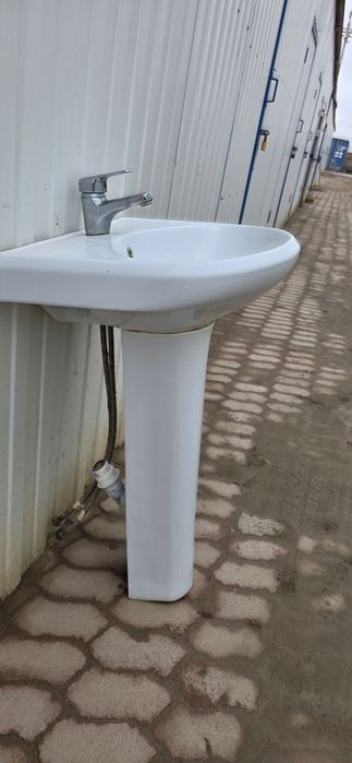 Раковина со смесителем