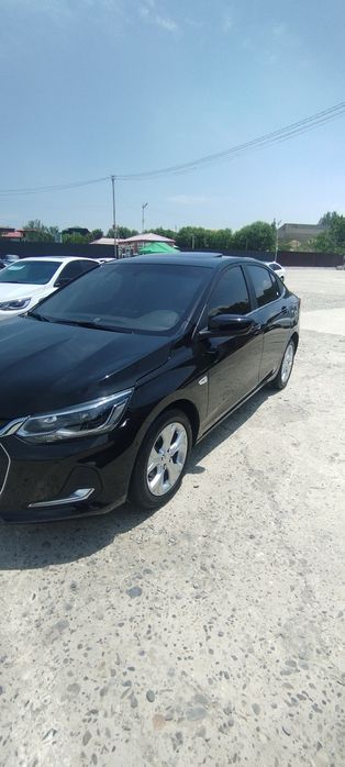 Chevrolet onix primyer+