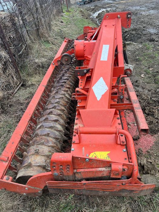 Grapa rotativa freza kuhn 4m