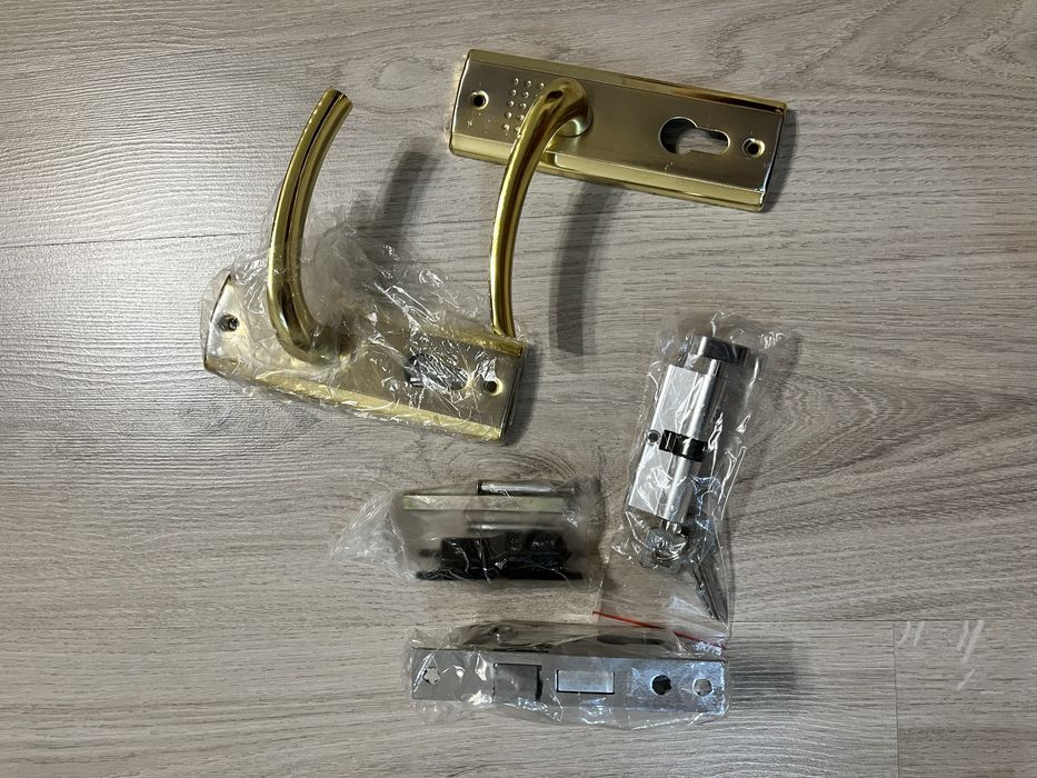 Дверной замок НОВЫЙ