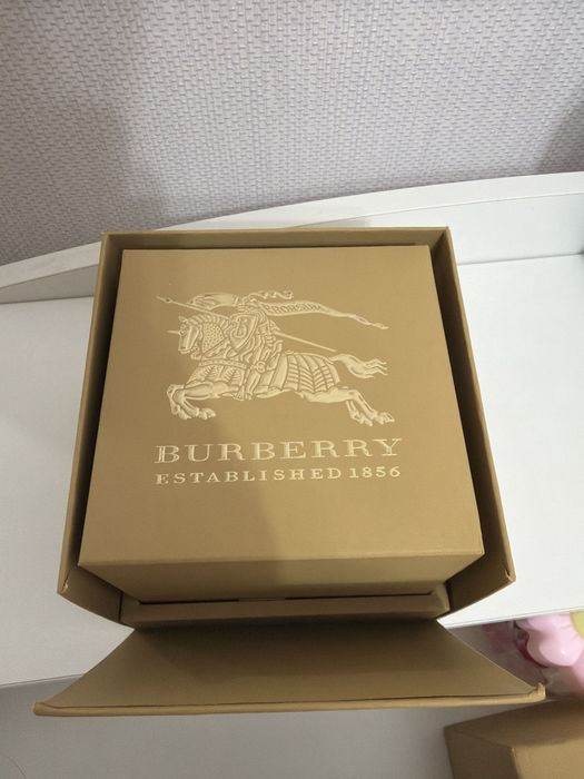 Часы Burberry женские
