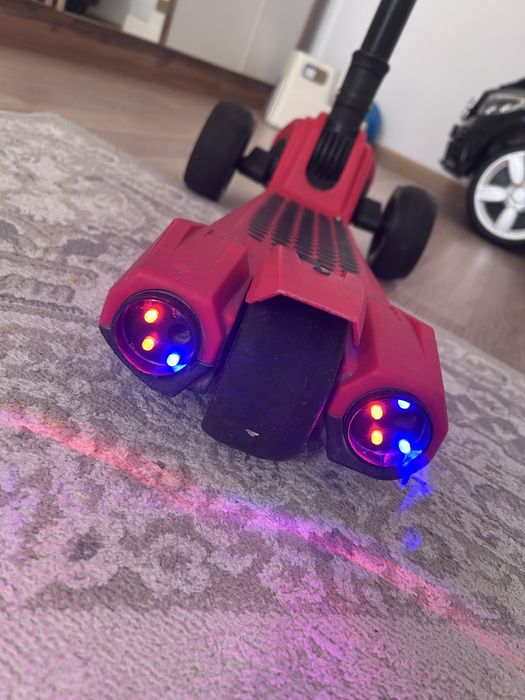 Самокат с дымом с музыкой +с блютузом