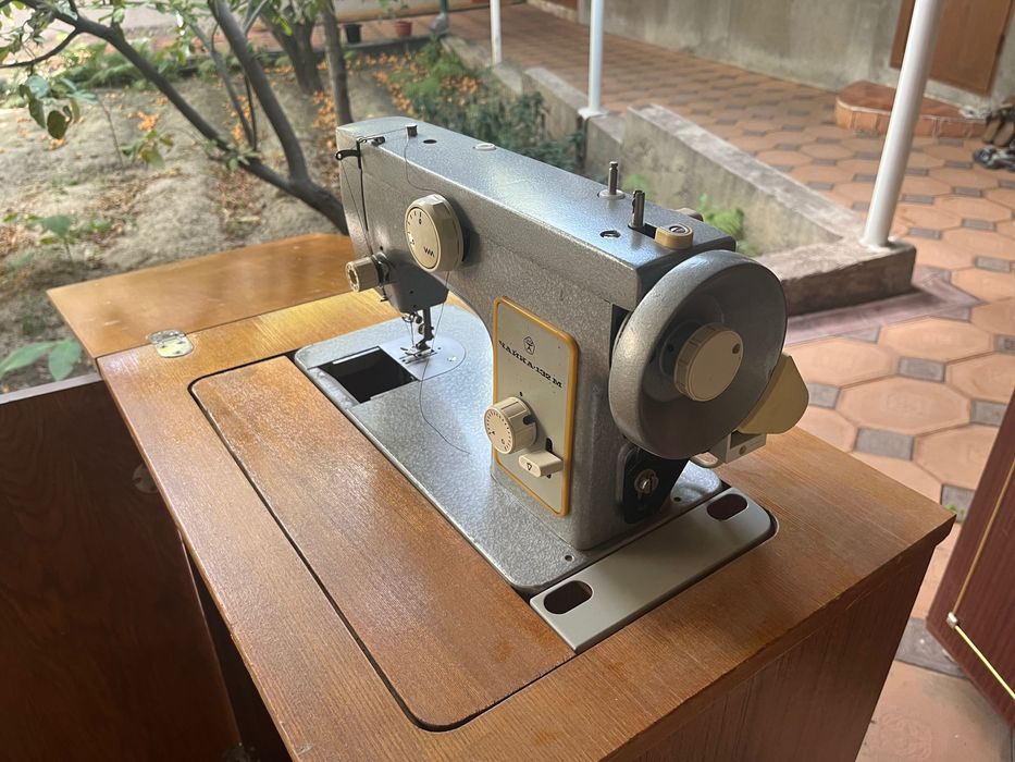 Швейная машина Чайка 132М