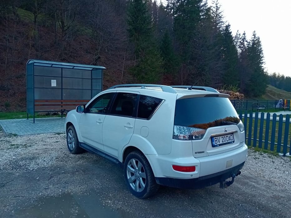 Mitsubishi out lander