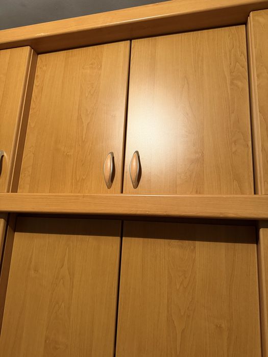 Продам шкаф шифоньер с зеркалом