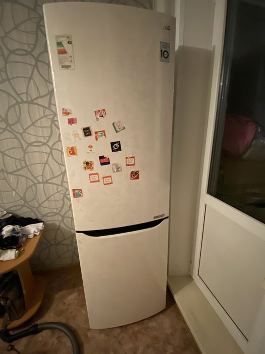 Продам холодильник LG