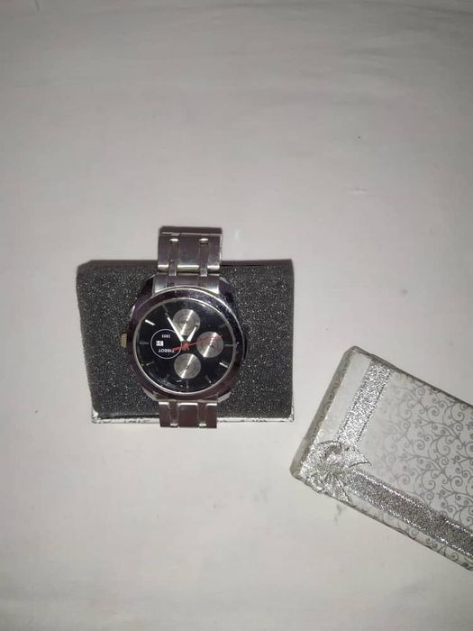 Qól soatlari sotiladiiiiii