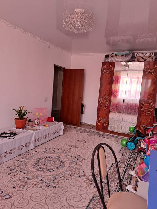 Продам квартиру .