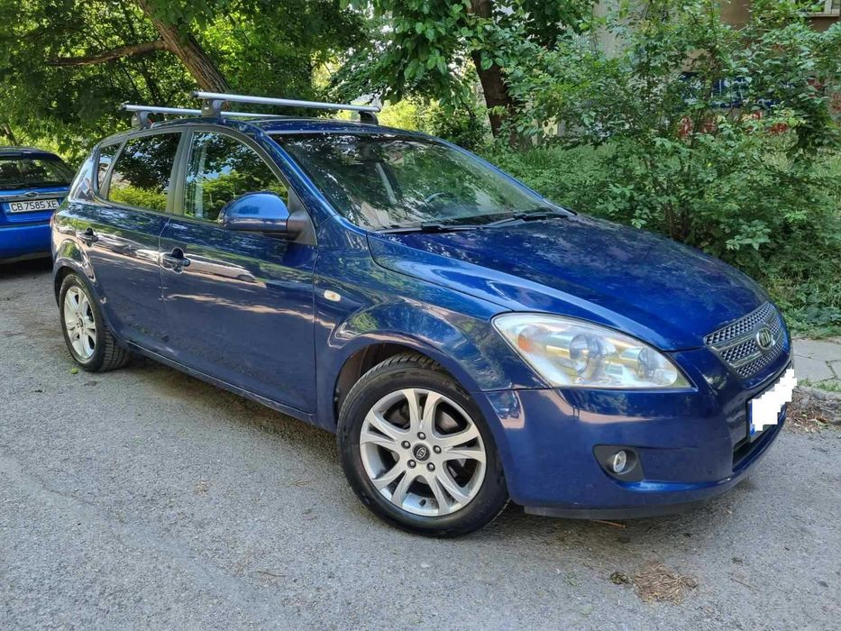 Продавам Kia Ceed, първа регистрация 02.2009 г., автоматична скоростна кутия 131 000km