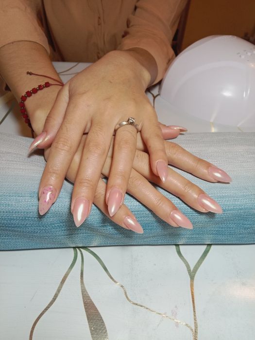 Маникюр,педикюр, наращивание ногтей