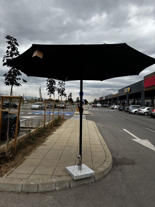 Градински чадър, 3м диаметър + масивна стойка