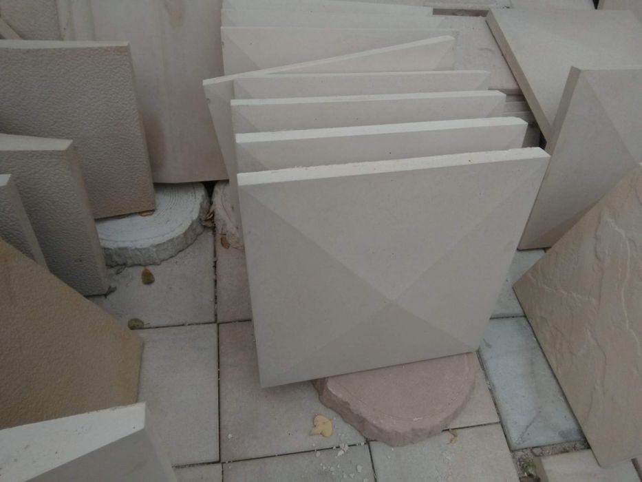 Vând dale de curte