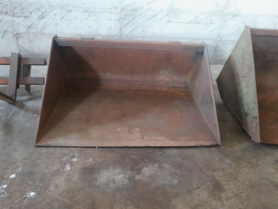 Кофа за JCB и вилици за Маниту