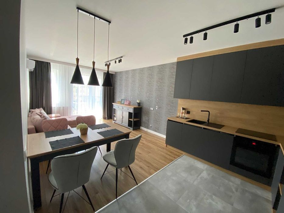 Продава се Тристаен апартамент в София, Толстой - 95 кв.м за 1379 €/кв.м - Снимка #5