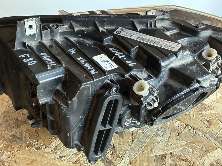 BMW F30/F31 Десен Bi-Xenon фар ZKW D1S 63117259528