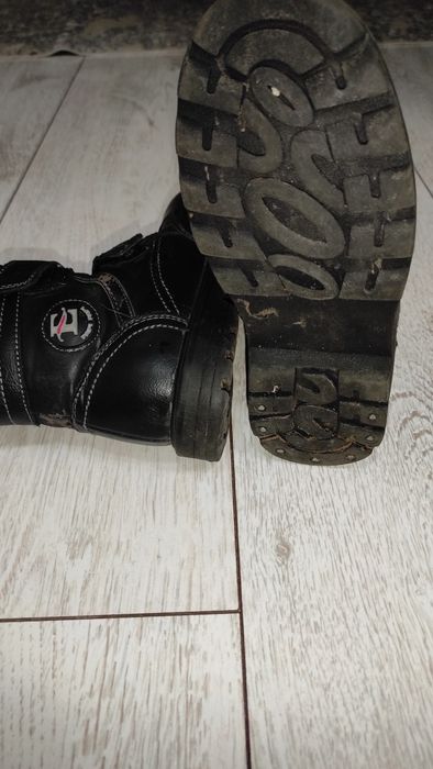 Продам сапожки детские