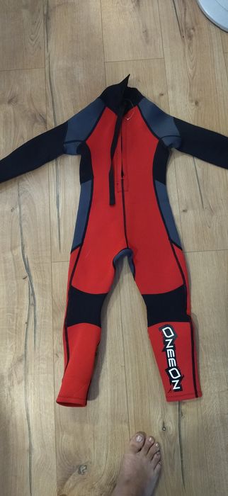 Неопренови костюми за водни спортове различни размери и дължини