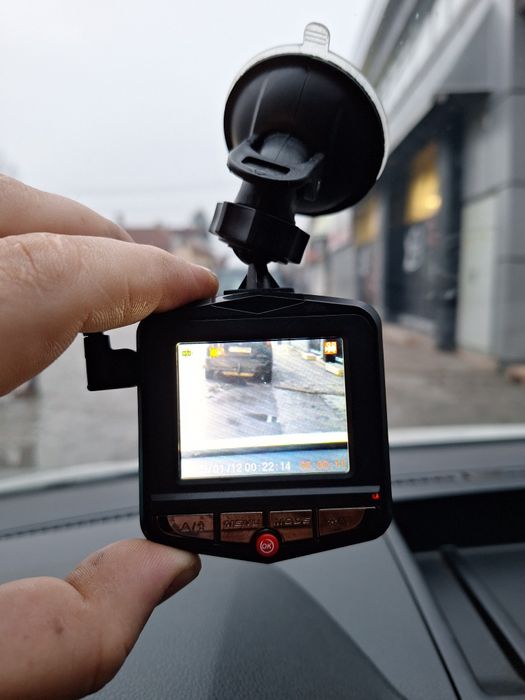 Два видеорегистратор работят перфектно цената е за двата