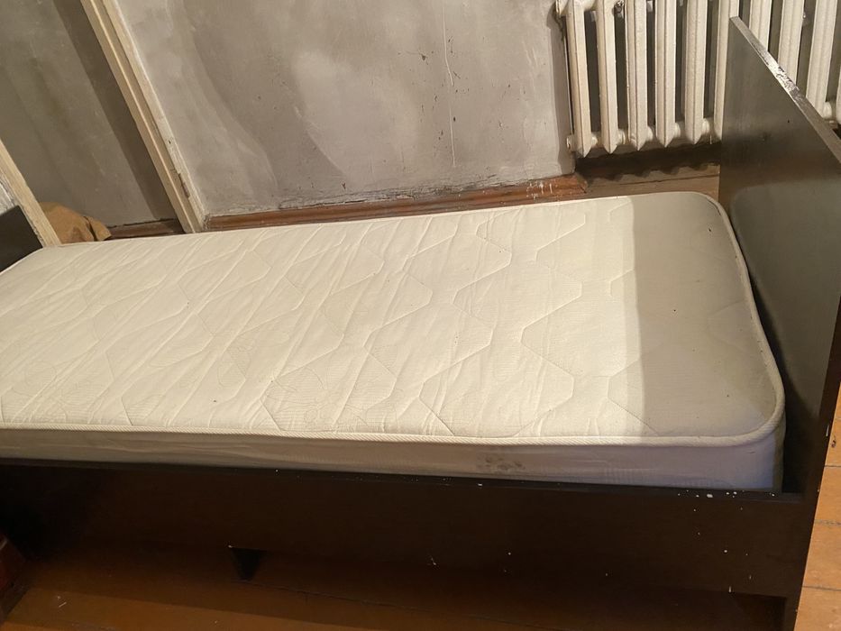 Односпальная кровать