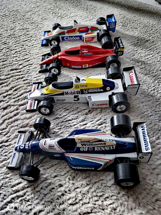 Machete formula 1,scara 1 /24-bburago