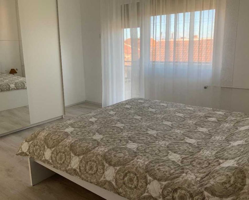 Дава се под наем Тристаен апартамент в Бургас, Зорница - 110 кв.м за 341.7 € - Снимка #1