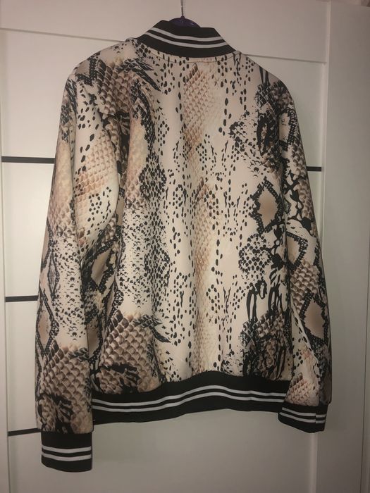 Новый. Стильный бомбер. Турция.