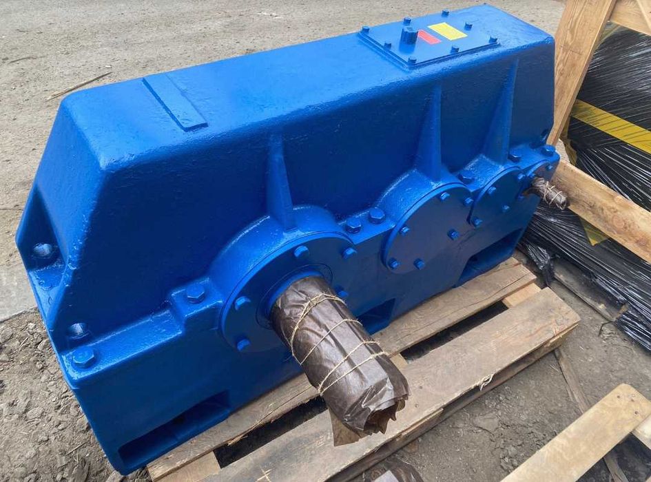 Редукторы трехступенчатые - ЦЗУ, 1ЦЗУ, ЦЗН, 1ЦЗН, ЦТНД